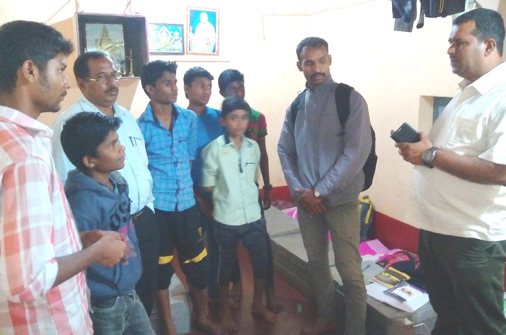 ಹಾಸ್ಟೆಲ್‌ಗಳಿಗೆ ತಾಪಂ ಅಧ್ಯಕ್ಷರಿಂದ ದಿಢೀರ್ ಭೆೇಟಿ